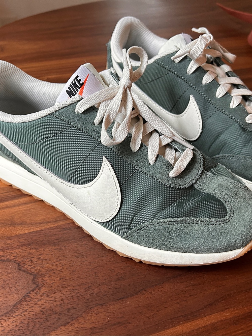 Nike womens Green and White Retro Trainer Sneakers size 8.5